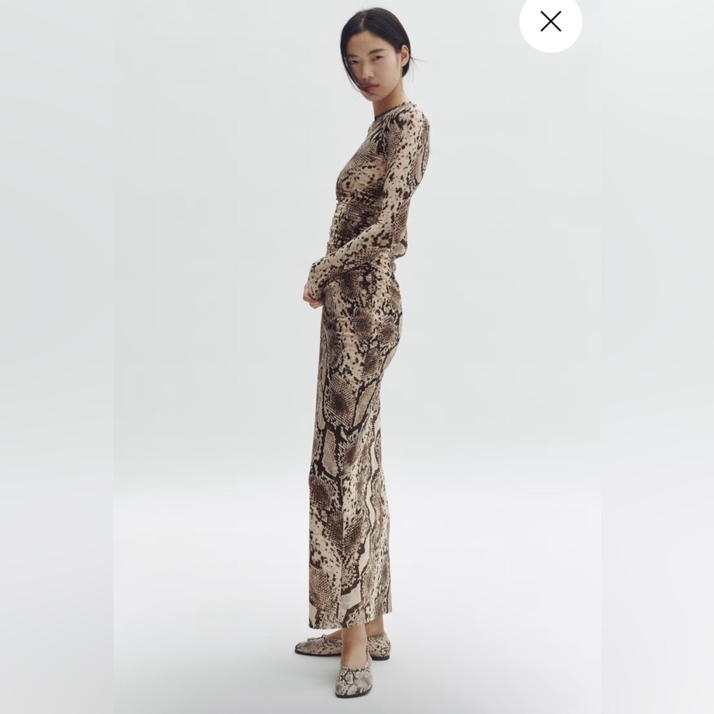 STELLA MCCARTNEY H&M
SNAKESKIN-PRINT MESH DRESS